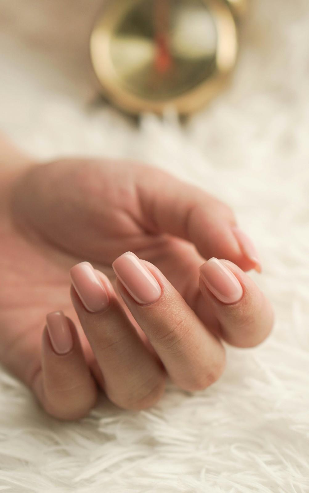 Ombre nail design with pastel colors